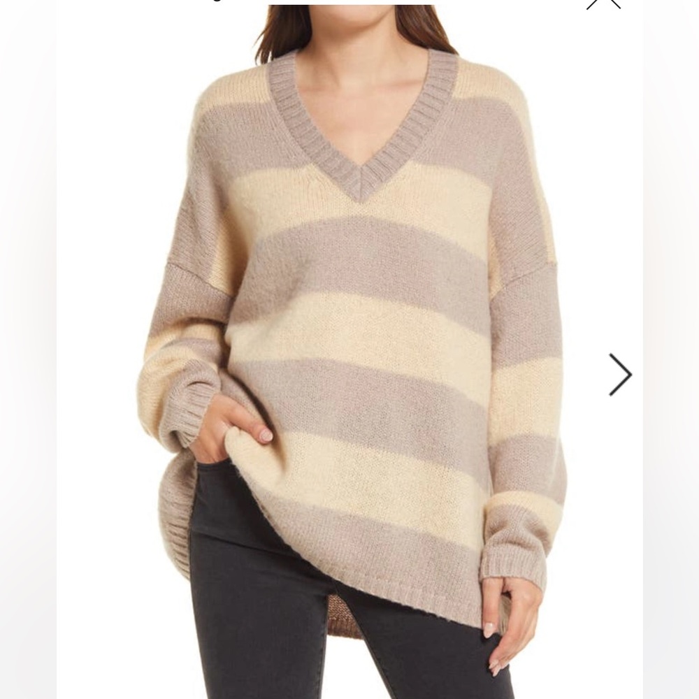 Women's Lou V-Neck Sweater in Blossom/ Blush Pink - NWT